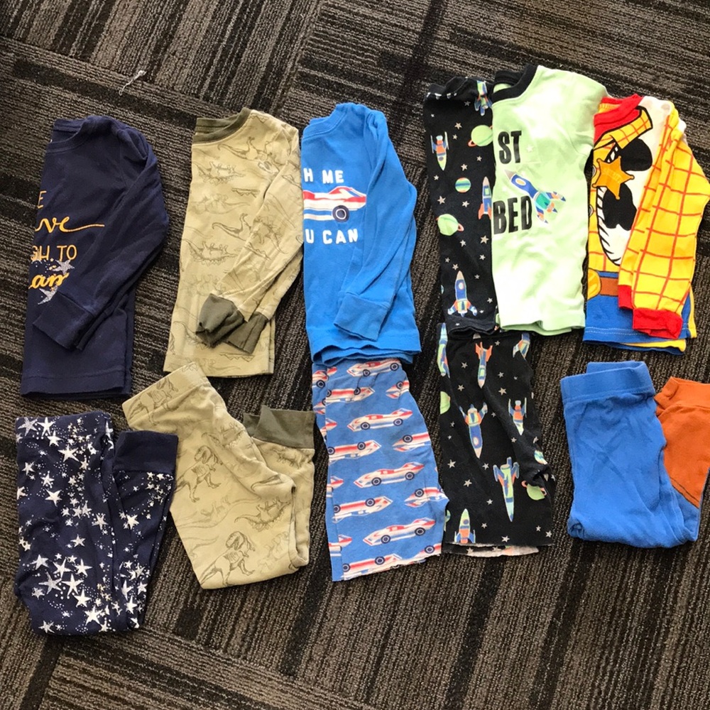 5 pairs of pajamas